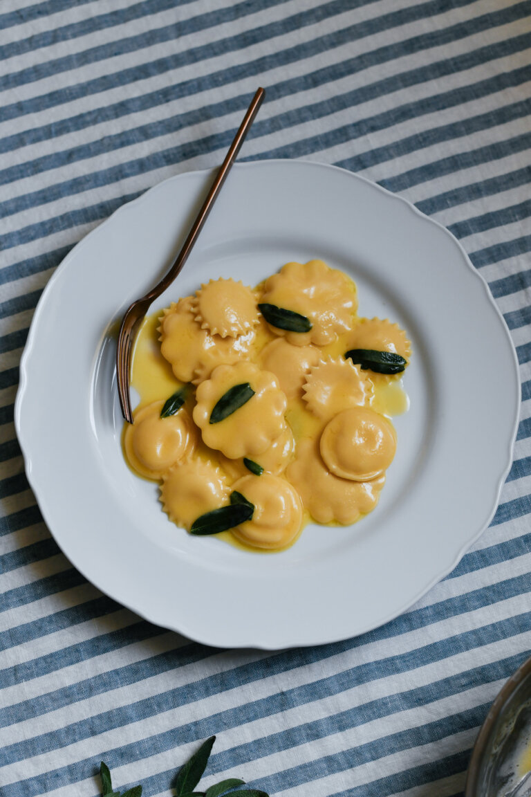 Cacio e pepe ravioli
